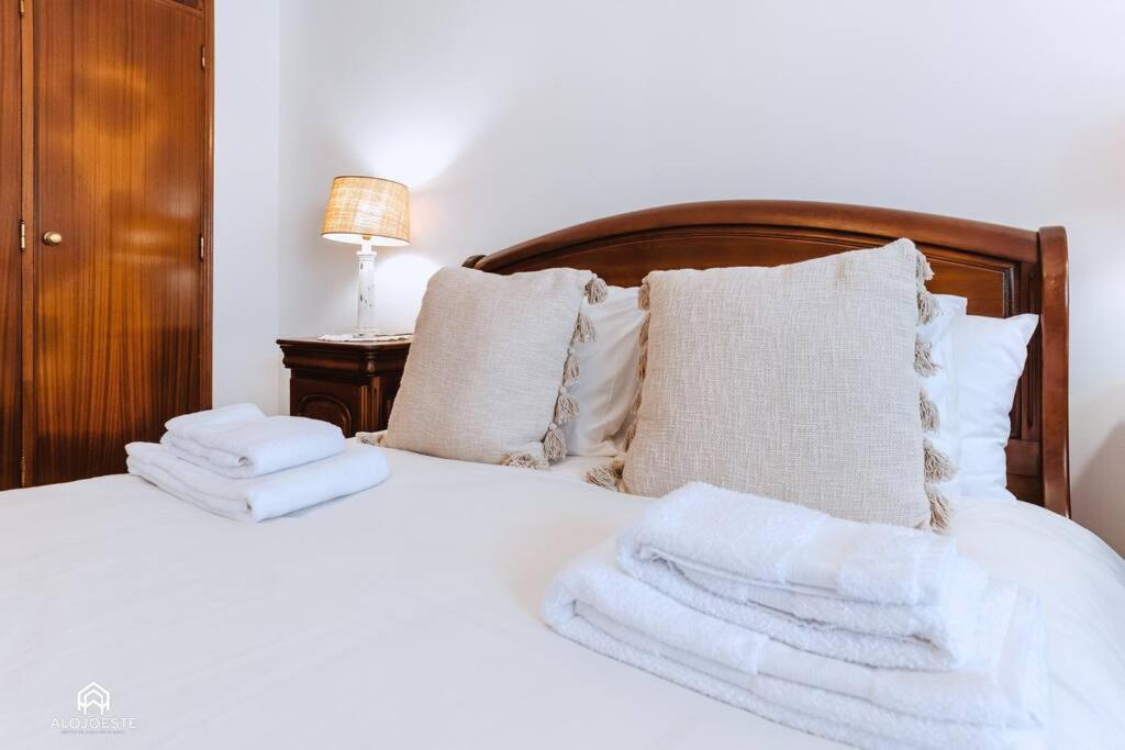Casa Do Patio - 3 Bedrooms, Ponte Rol Торреш-Ведраш Экстерьер фото