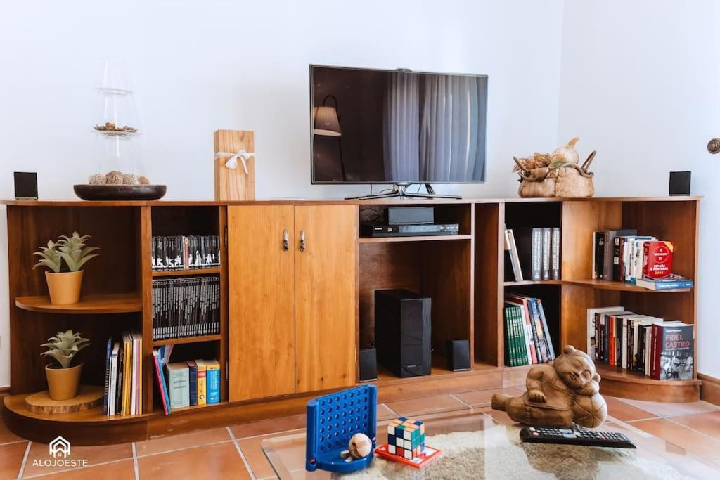 Casa Do Patio - 3 Bedrooms, Ponte Rol Торреш-Ведраш Экстерьер фото