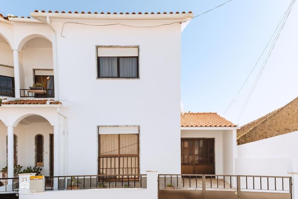 Casa Do Patio - 3 Bedrooms, Ponte Rol Торреш-Ведраш Экстерьер фото