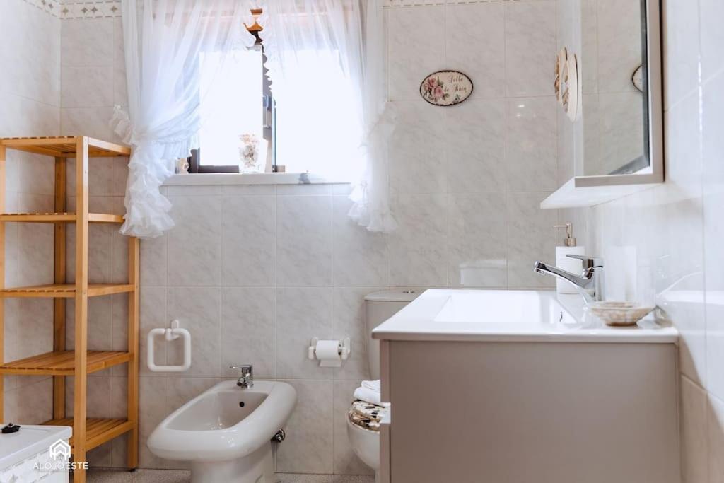 Casa Do Patio - 3 Bedrooms, Ponte Rol Торреш-Ведраш Экстерьер фото
